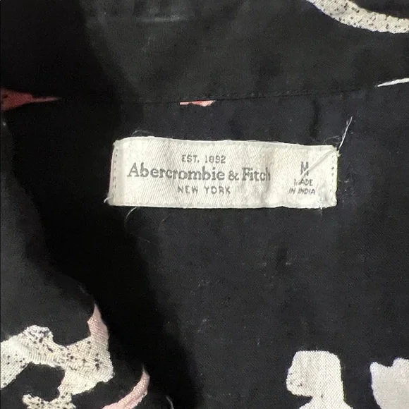 Abercrombie & Fitch Black Red Floral Button Front Jogger Style Jumpsuit Medium - Picture 3 of 11